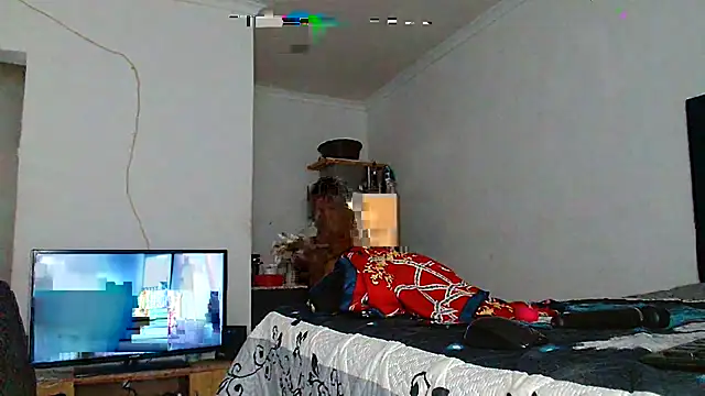 Snapshot of Hugetittiesxx2 chatting on January 19, 4:27 am Hugetittiesxx2 online show from January 19, 4:27 am