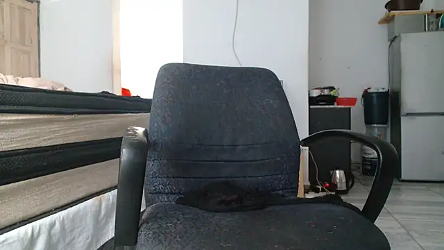 Hugetittiesxx2 online show from November 1, 7:46 am