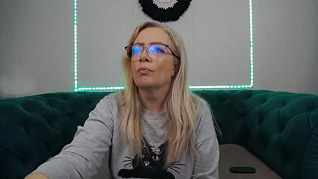 IvanaCharm online show from February 17, 4:32 am