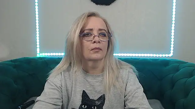 IvanaCharm online show from February 6, 4:30 am