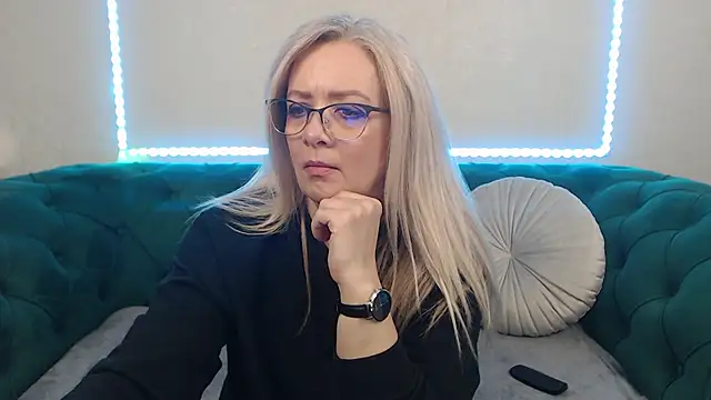 IvanaCharm online show from May 15, 3:15 am