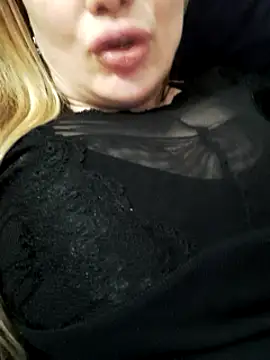 Snapshot of luna_14 chatting on March 19, 4:24 pm luna 14 online show from March 19, 4:24 pm