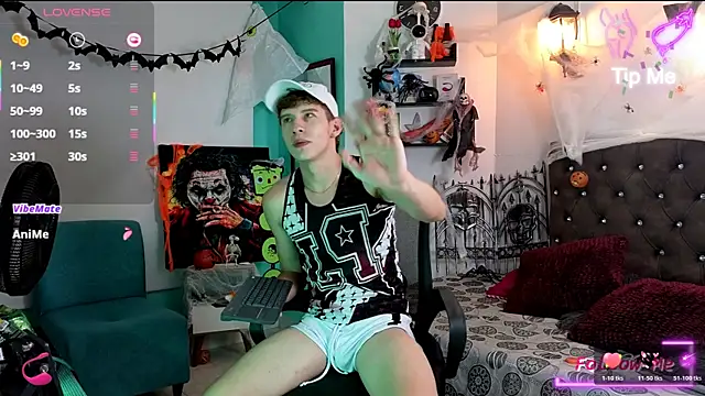 Snapshot of flowers18 chatting on October 28, 10:31 pm flowers18 online show from October 28, 10:31 pm