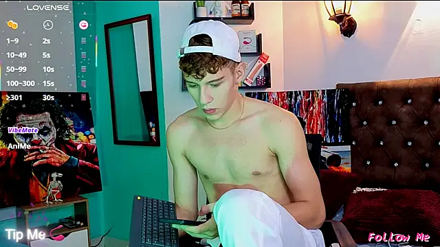 Snapshot of flowers18 chatting on November 24, 11:49 pm flowers18 online show from November 24, 11:49 pm