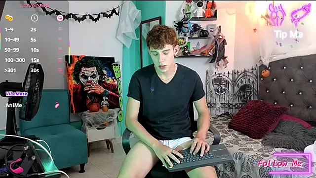 Snapshot of flowers18 chatting on October 26, 11:49 pm flowers18 online show from October 26, 11:49 pm