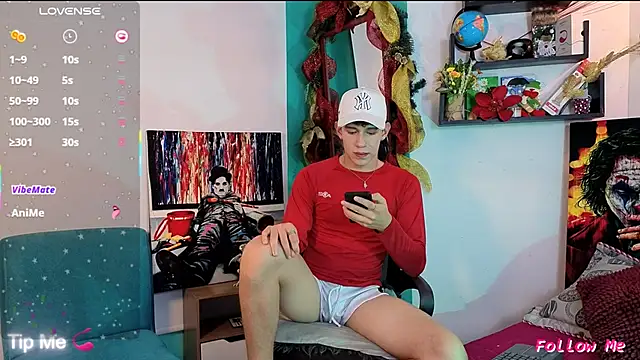 Snapshot of flowers18 chatting on December 14, 11:43 pm flowers18 online show from December 14, 11:43 pm