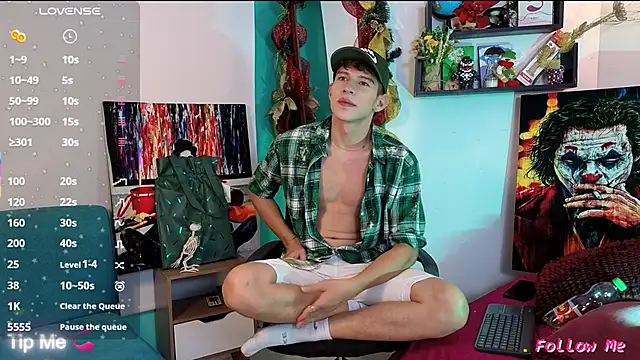 Snapshot of flowers18 chatting on December 16, 10:25 pm flowers18 online show from December 16, 10:25 pm