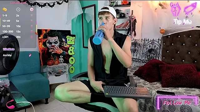 Snapshot of flowers18 chatting on October 21, 9:47 pm flowers18 online show from October 21, 9:47 pm