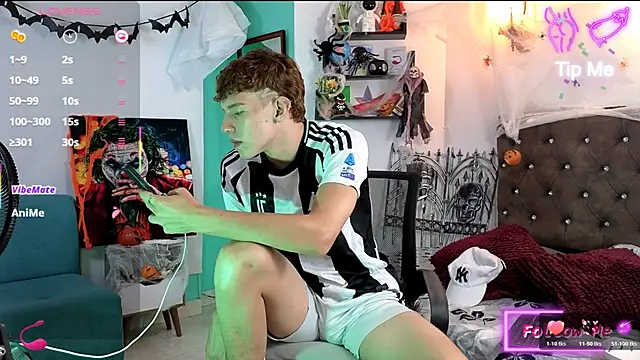 Snapshot of flowers18 chatting on November 3, 11:08 pm flowers18 online show from November 3, 11:08 pm