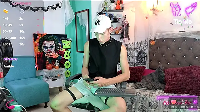 Snapshot of flowers18 chatting on October 25, 10:21 pm flowers18 online show from October 25, 10:21 pm