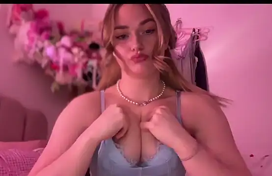 pinkie piexx online show from February 19, 8:31 pm