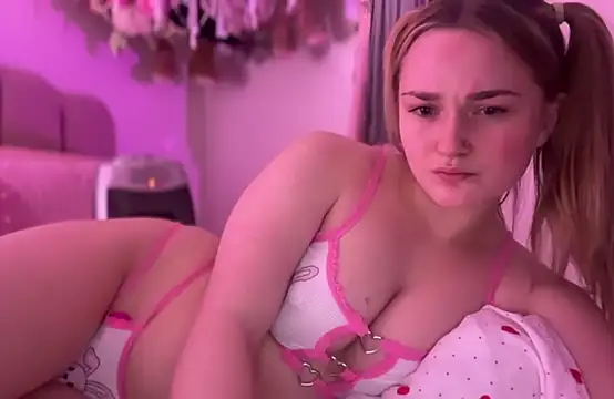 pinkie piexx online show from February 14, 10:14 pm