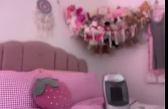 pinkie piexx online show from February 14, 3:15 pm