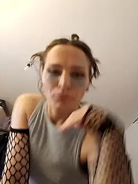 ludovika09 online show from May 20, 9:56 pm