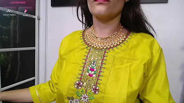 shantala krisha online show from April 5, 12:45 pm