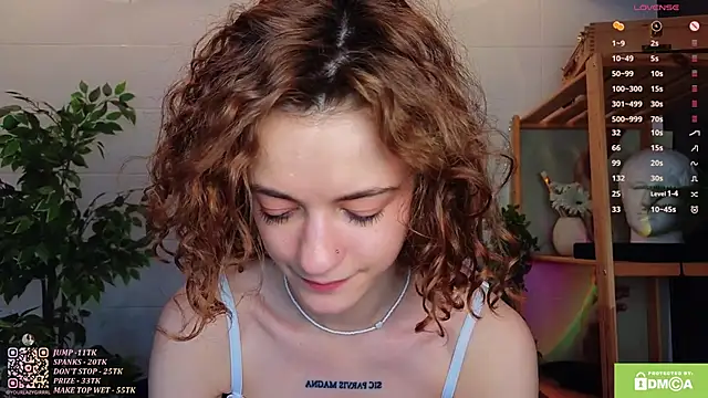 Snapshot of Curly_Moon chatting on March 1, 5:16 pm Curly Moon online show from March 1, 5:16 pm
