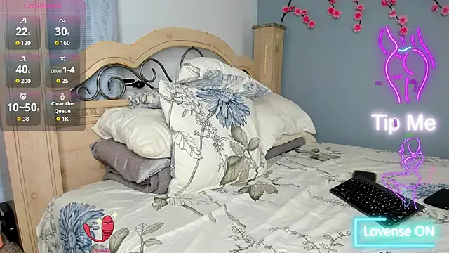Snapshot of Angel_1997 chatting on September 20, 12:59 am Angel 1997 online show from September 20, 12:59 am