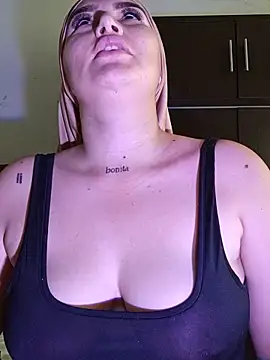 Celeste camila18 online show from May 31, 6:09 pm
