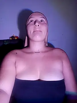 Celeste camila18 online show from November 8, 10:24 pm