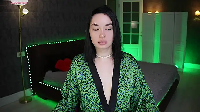 Miss Elia online show from February 9, 3:21 pm