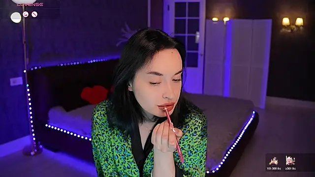 Miss Elia online show from February 5, 12:06 am