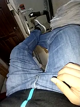 Whiper2024 online show from March 20, 6:31 pm