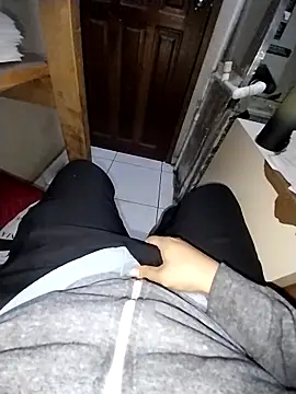 Whiper2024 online show from November 24, 6:19 pm