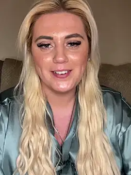 Snapshot of Blondiee3088 chatting on March 8, 7:09 pm Blondiee3088 online show from March 8, 7:09 pm