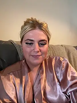 Snapshot of Blondiee3088 chatting on March 20, 1:59 pm Blondiee3088 online show from March 20, 1:59 pm