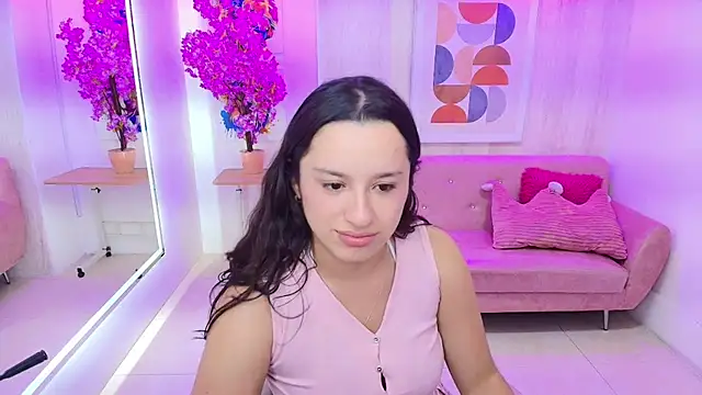 Snapshot of Miia_bela chatting on October 18, 7:43 am Miia bela online show from October 18, 7:43 am