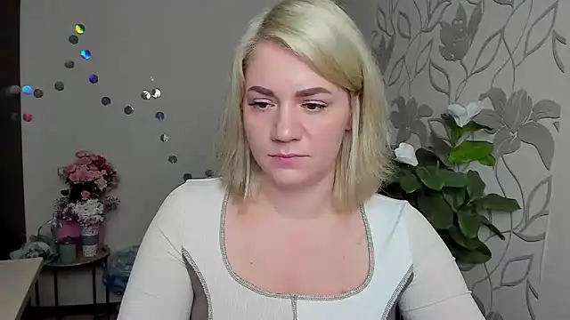 MariaSttone online show from December 1, 6:31 pm