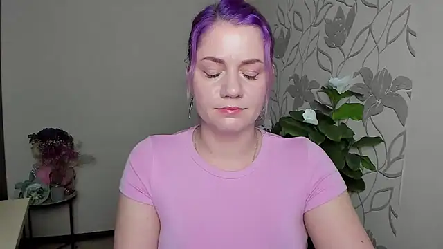 MariaSttone online show from April 2, 5:30 pm