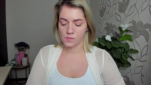 MariaSttone online show from October 25, 1:45 pm