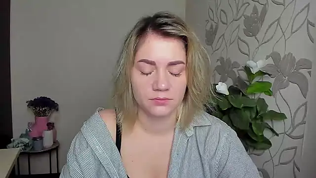 MariaSttone online show from October 27, 4:30 pm