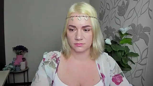 MariaSttone online show from November 9, 9:30 pm