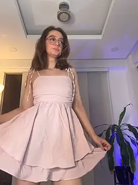 nicollefiorett online show from March 16, 11:29 pm