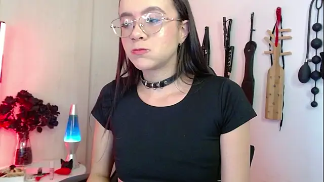 Alisson Beckett online show from April 11, 11:30 pm