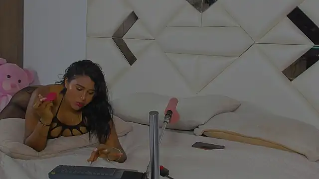 StormyButty18 online show from December 17, 11:43 pm