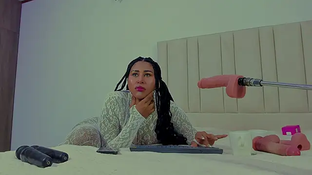 StormyButty18 online show from November 3, 2:50 am