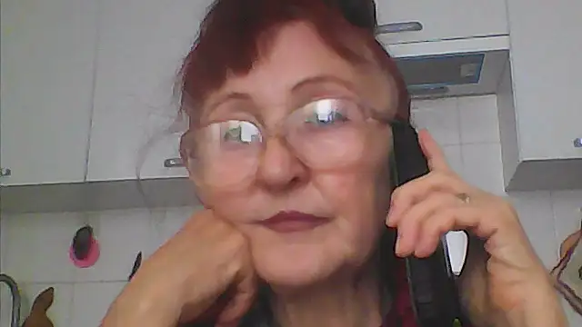 Snapshot of TanyaSweet634 chatting on October 3, 6:15 am TanyaSweet634 online show from October 3, 6:15 am