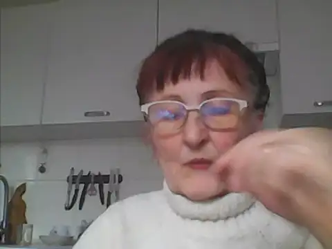 Snapshot of TanyaSweet634 chatting on March 5, 1:06 pm TanyaSweet634 online show from March 5, 1:06 pm