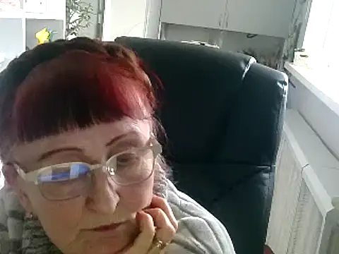 Snapshot of TanyaSweet634 chatting on February 5, 9:57 am TanyaSweet634 online show from February 5, 9:57 am