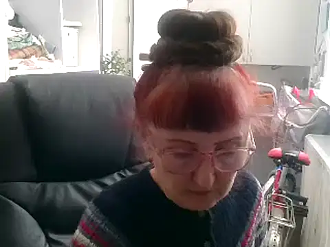 Snapshot of TanyaSweet634 chatting on March 22, 7:47 am TanyaSweet634 online show from March 22, 7:47 am