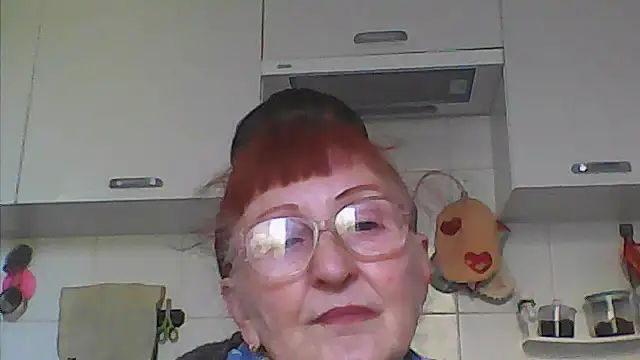 Snapshot of TanyaSweet634 chatting on April 27, 5:27 am TanyaSweet634 online show from April 27, 5:27 am