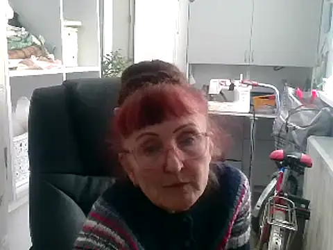 Snapshot of TanyaSweet634 chatting on March 22, 11:00 am TanyaSweet634 online show from March 22, 11:00 am