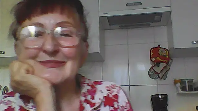 Snapshot of TanyaSweet634 chatting on July 13, 5:18 am TanyaSweet634 online show from July 13, 5:18 am