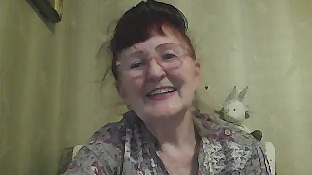 Snapshot of TanyaSweet634 chatting on May 18, 2:33 pm TanyaSweet634 online show from May 18, 2:33 pm