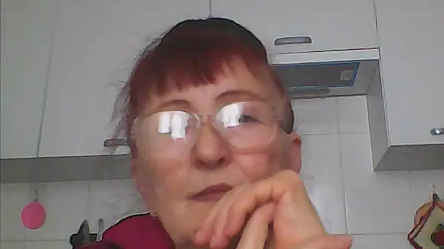 Snapshot of TanyaSweet634 chatting on October 1, 7:46 am TanyaSweet634 online show from October 1, 7:46 am