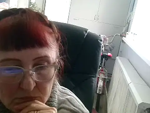 Snapshot of TanyaSweet634 chatting on February 8, 10:07 am TanyaSweet634 online show from February 8, 10:07 am