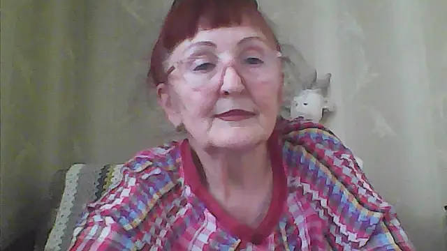 Snapshot of TanyaSweet634 chatting on July 7, 6:47 am TanyaSweet634 online show from July 7, 6:47 am
